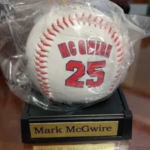 Mark McGwire commemorative signature baseball with box 1999 Avon New